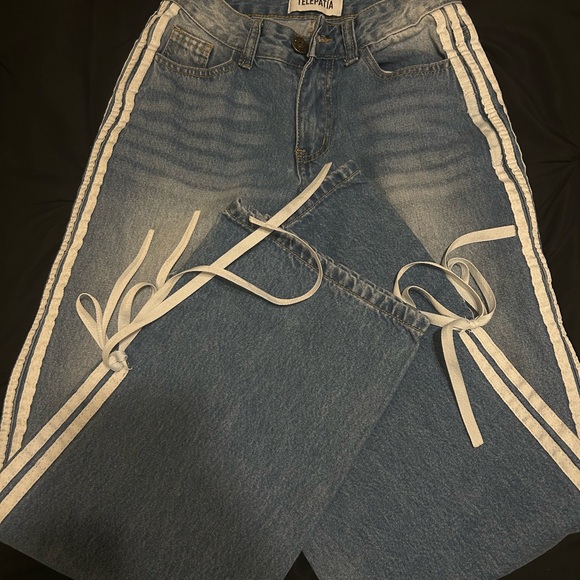 Telepatía Side Stripe Tie Detail Baggy Ribbon Jeans | Light Wash Denim - Picture 2 of 5
